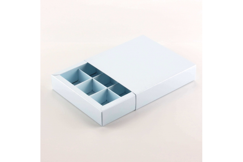 Коробка на 9 конфет с фальшбортом перламутровая дизайнерская голубая "Originals Candy Blue" без окна (12,2*12,2*3 см)